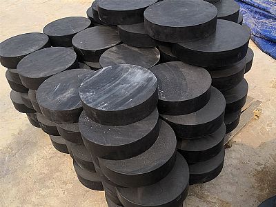 西岗区板式橡胶支座由若干层橡胶片与薄钢板经加压硫化